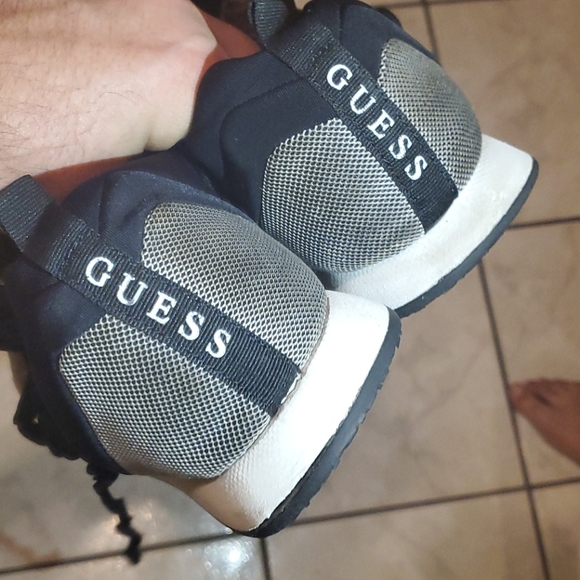 Men Guess Sneakers - Picture 6 of 6